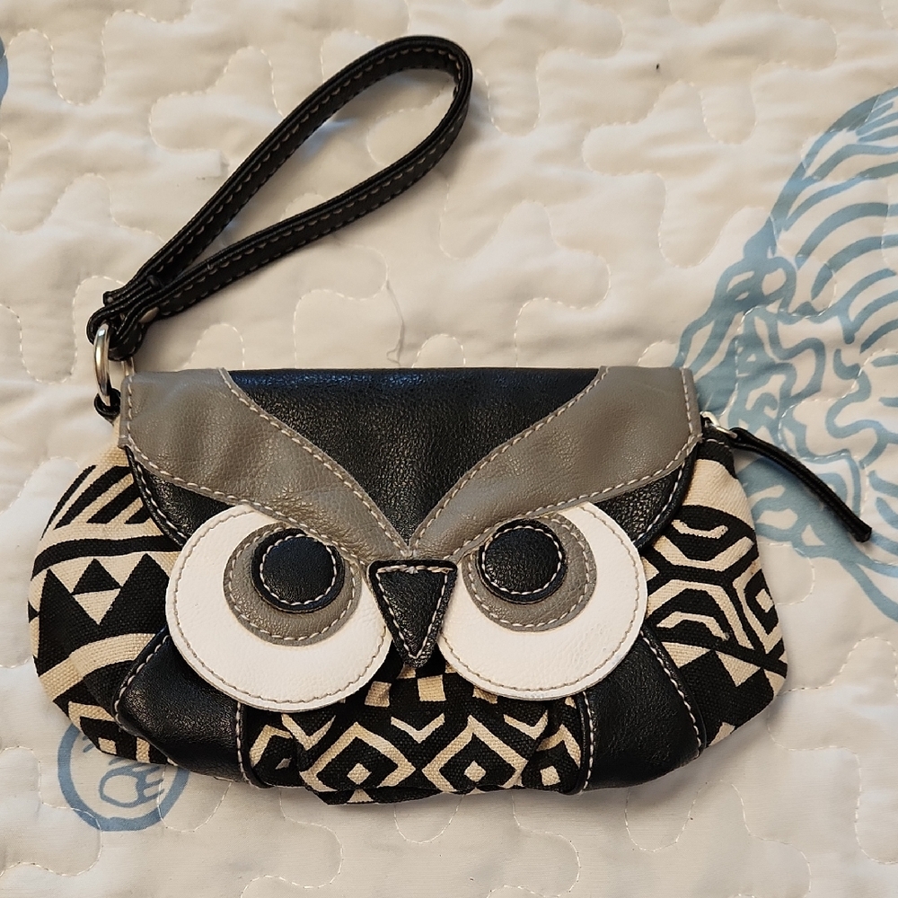 Owl Design Black and Gray Wristlet
